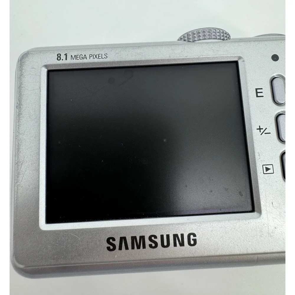 Samsung Digimax S800 8.1 Mega Pixels Digital Camera Silver Point in Original Box